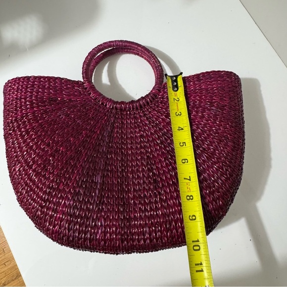 Elegant maroon Woven Handbag - Picture 5 of 5